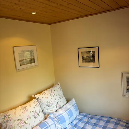 Near Lueneburg With Garden, Fireplace & Private Entrance - Up To 6 Guests Bienenbuettel