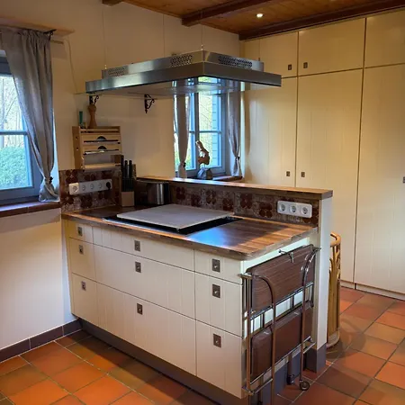 Near Lueneburg With Garden, Fireplace & Private Entrance - Up To 6 Guests * Bienenbuettel
